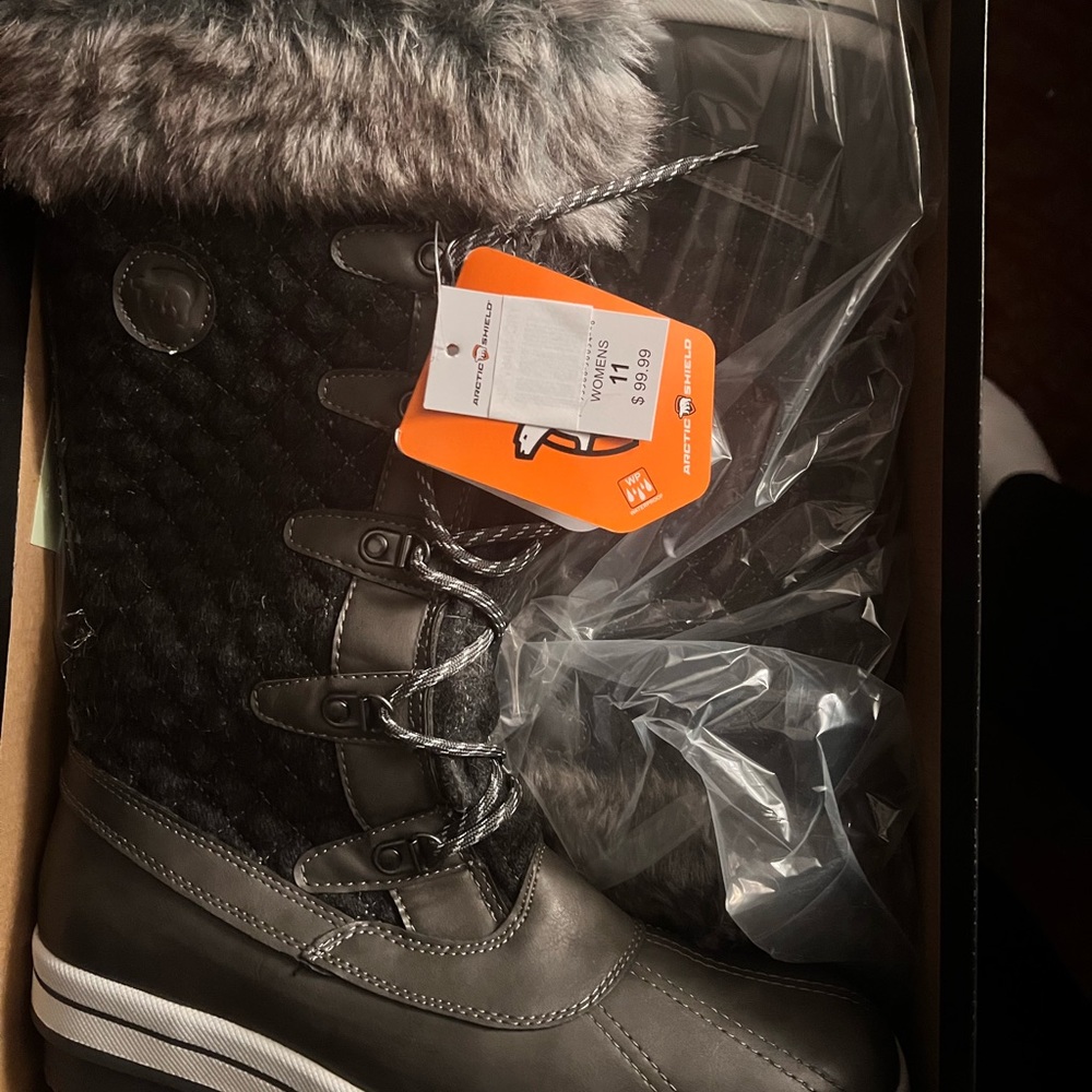 ArcticShield Women's Waterproof Fur Winter Snow Boots.